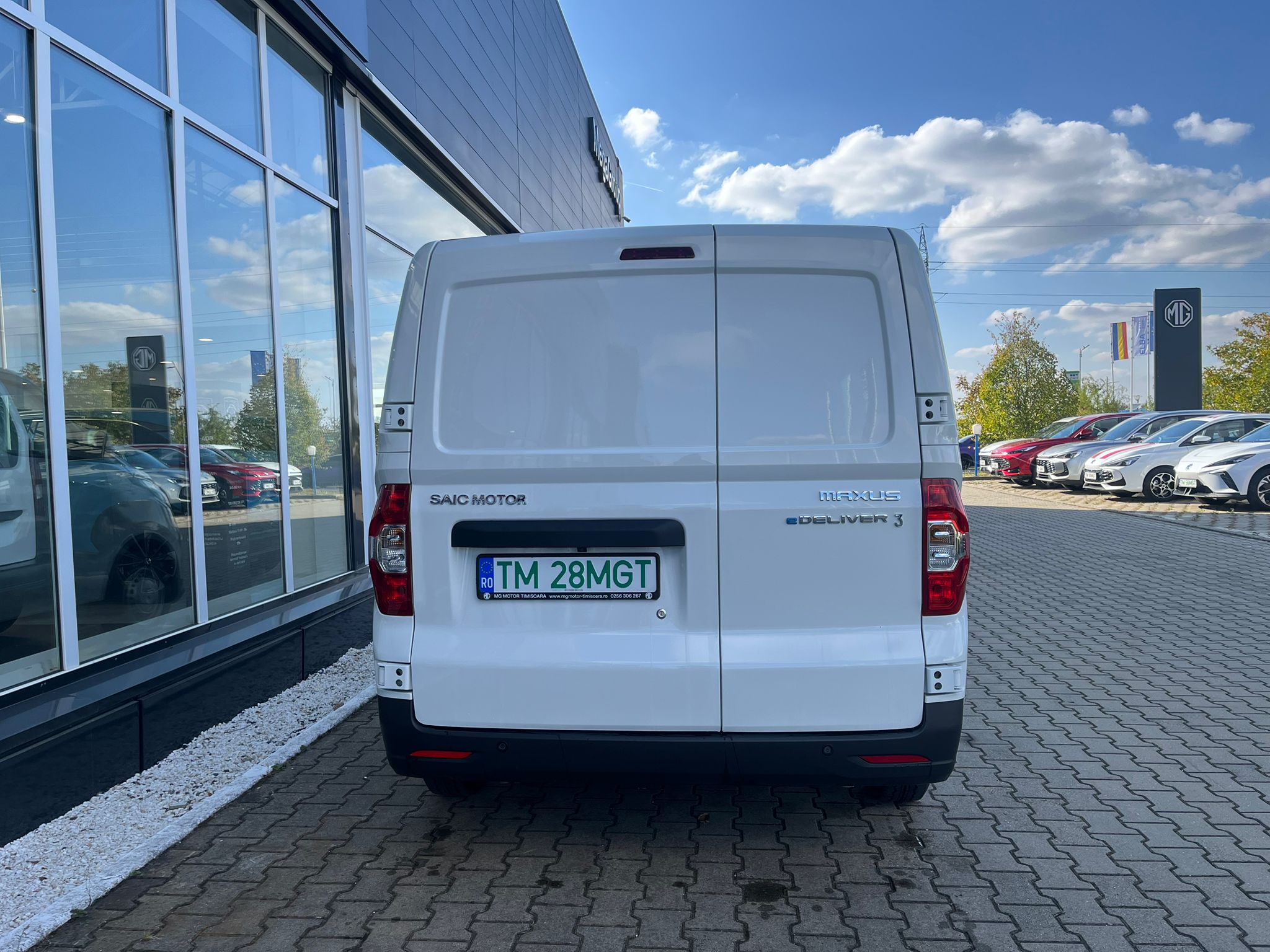 737c7f71-1511-4cf9-805b-d08aa513d185